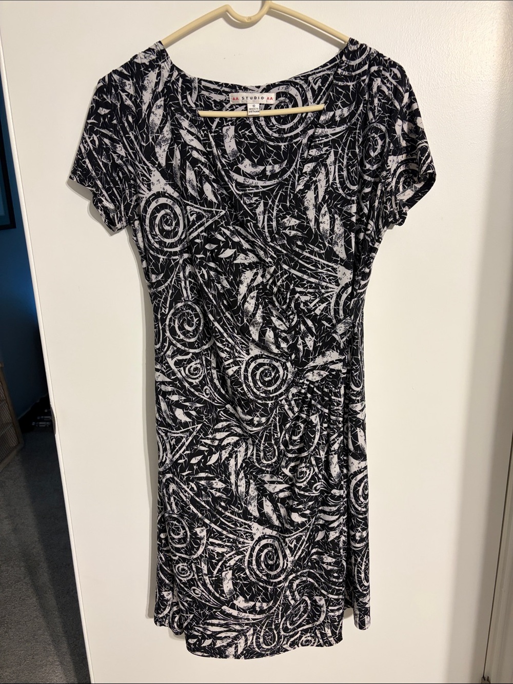 Studio M Black & White Swirl Print Short Sleeve Dress